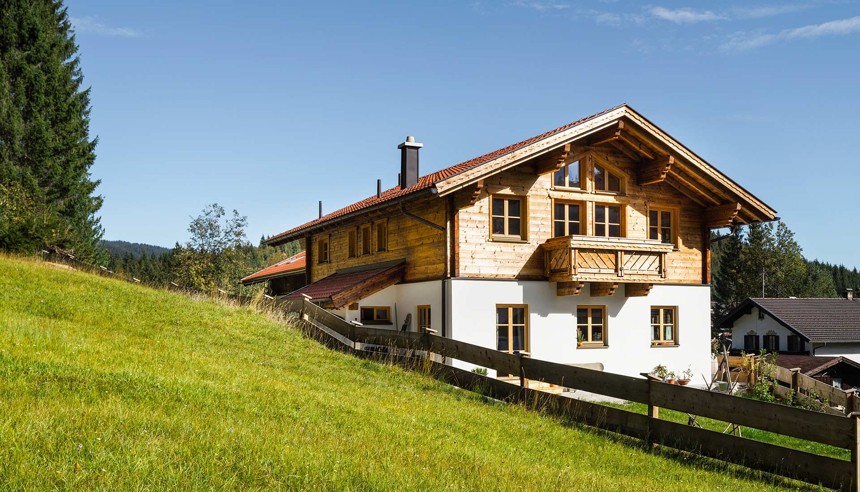 Bild 2 Tiroler Holzhaus